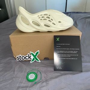 Yeezy foam runners size 7